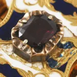 Dokumentációs részletfotó 3 – Biedermeier arany karkötő gránáttal