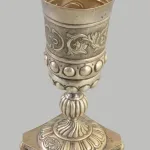 Dokumentációs részletfotó 1 – Ezüst talpas kidduspohár – Bécs, 1836