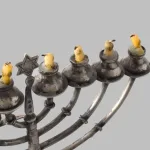 Dokumentációs részletfotó 1 – Orosz ezüst hanukkia